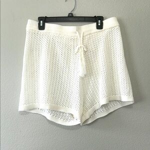 White  Shorts with Knit Texture Drawstring Waist Perfect for swimsuit cover-up.‎